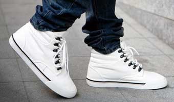 Men's canvas shoes