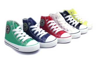 Children's canvas shoes